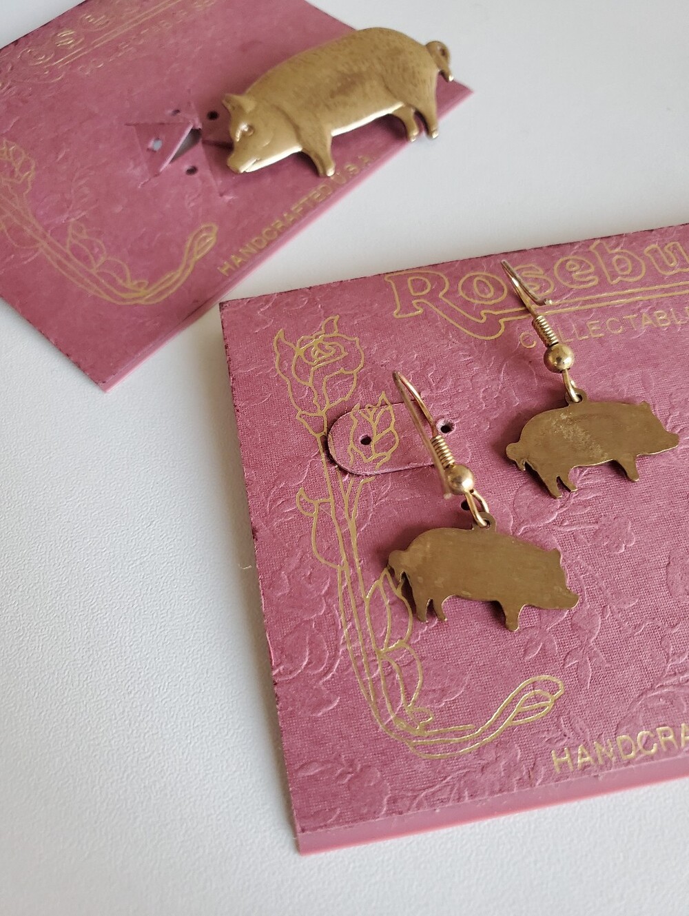 New Rosebud Pig Earrings And Brooch Set - Picture 10 of 10